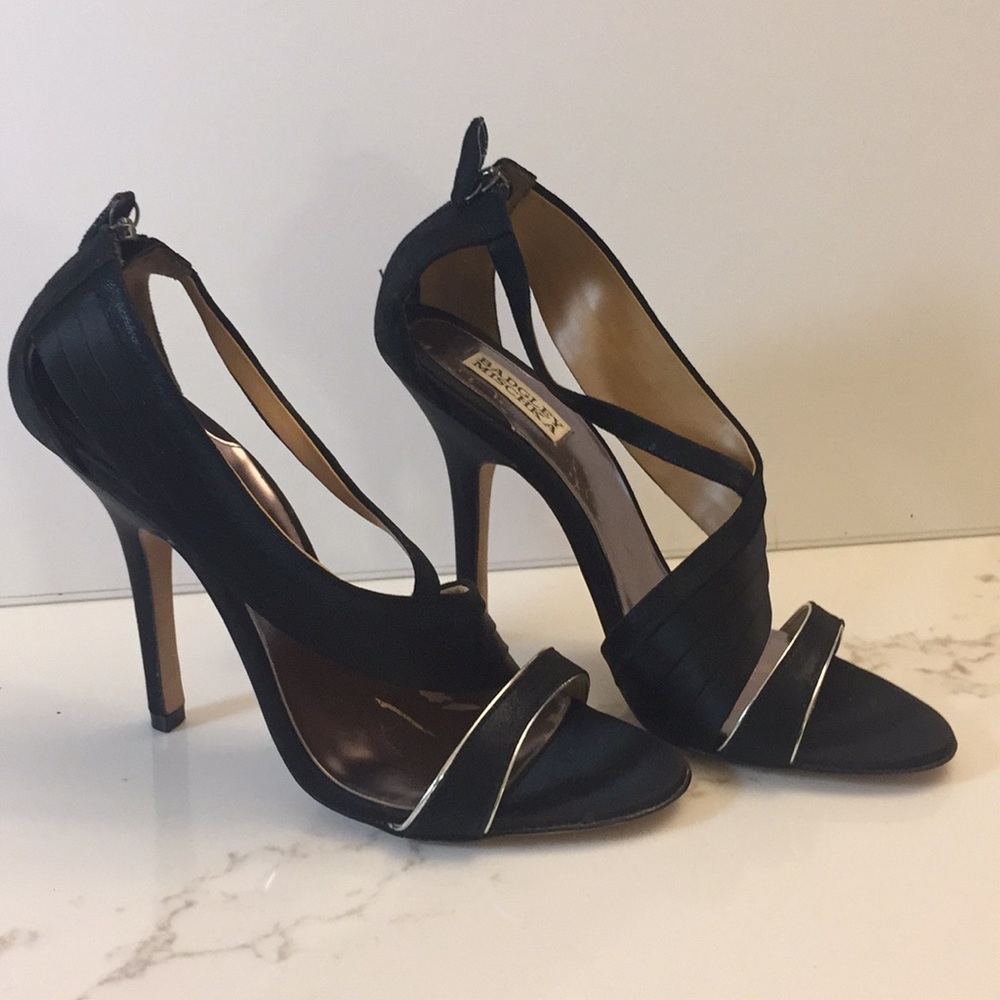 Badgley Mischka black satin heel. Black 10 M.